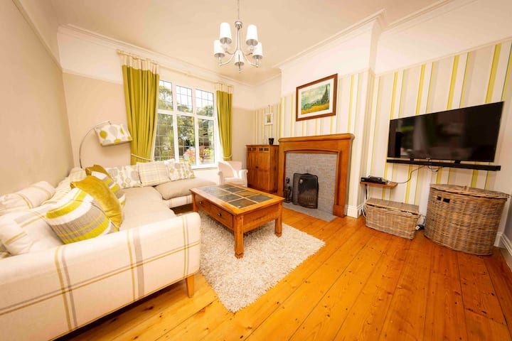 Contemporary Family Home In Beautiful Howth - Dublin