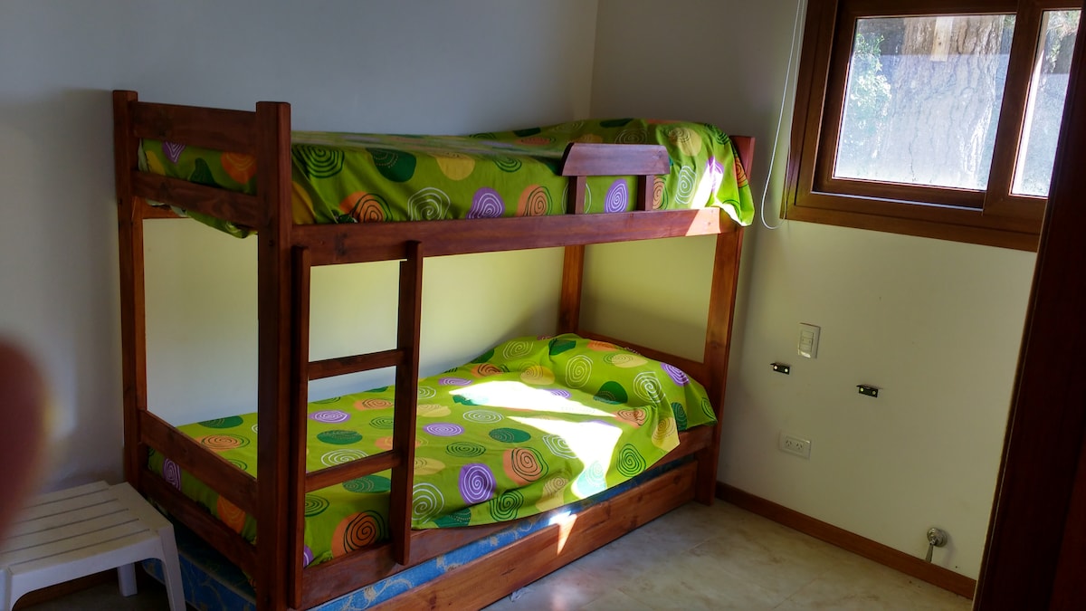 ห้องนอนมี 2 เตียง