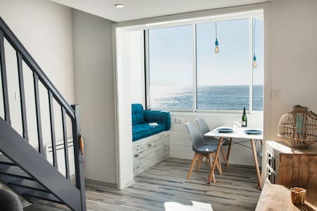 Face à la Mer, et l'île de Ré