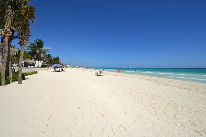 Wonderful 1 BR. 2 MIN. to the beach