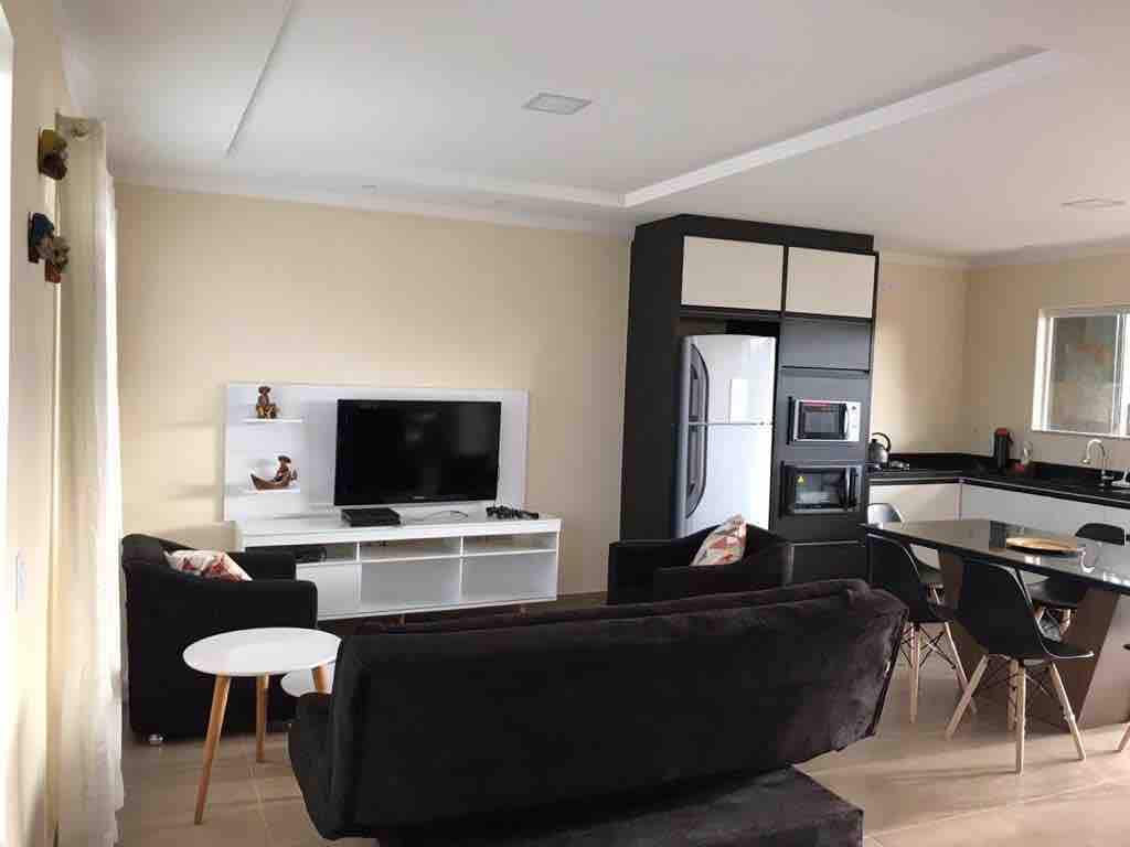 סלון עם מטבחון 