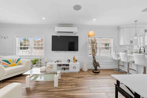 Cozy & Luxurious Retreat, Steps to Train Station