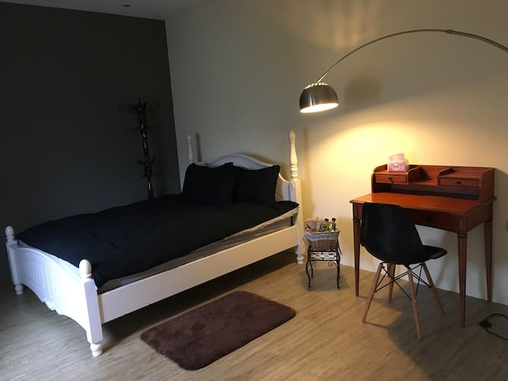 Black City Impression House