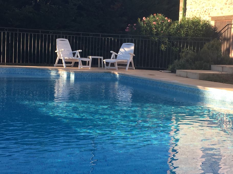 Large swimming pool 11m x 5m (depth from 1m-2m).