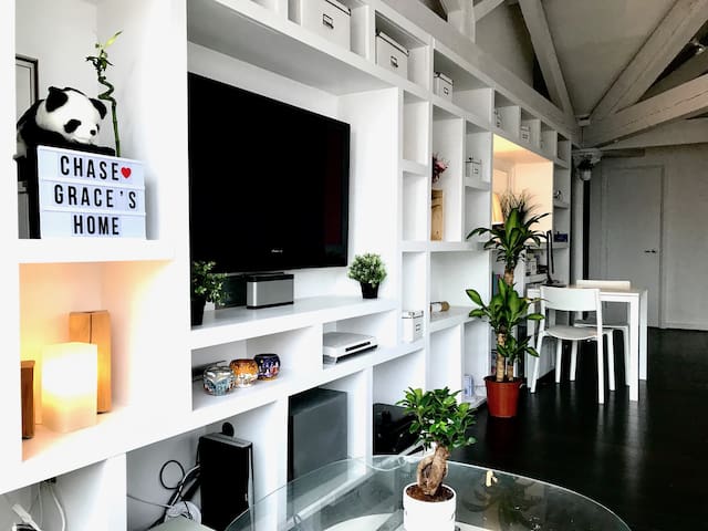 Modern Ensuite Room- Penthouse (City Centre)