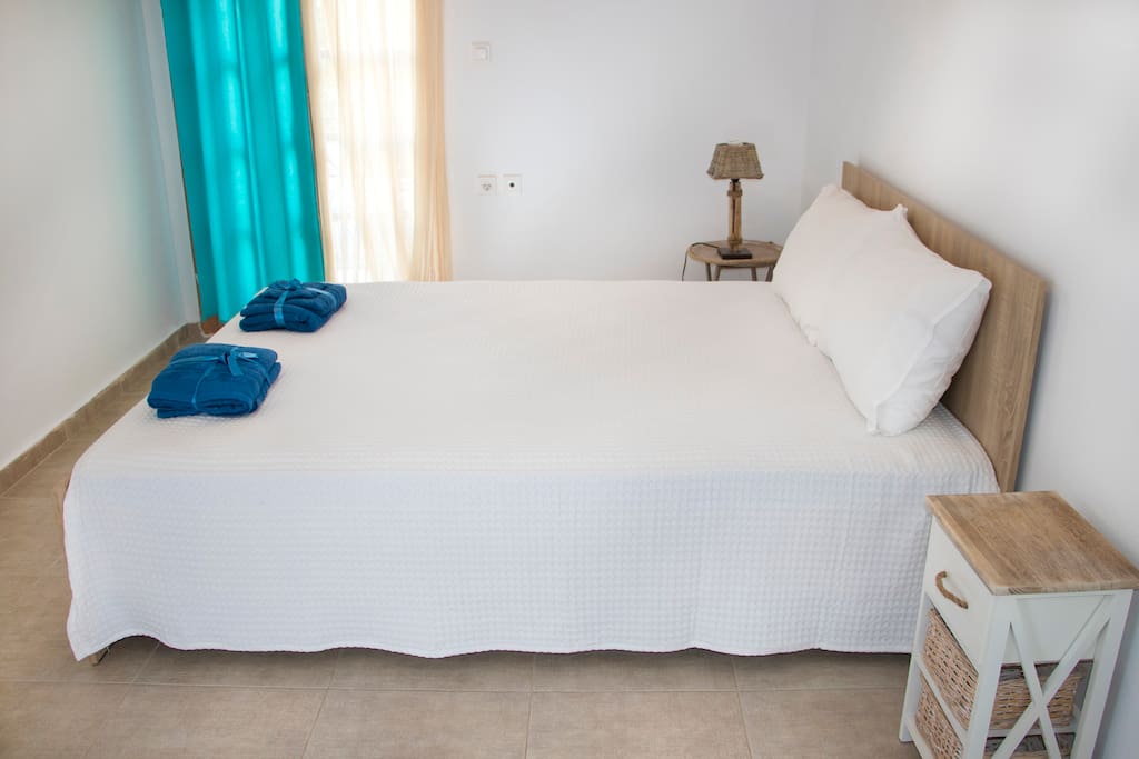 Spacious room with a double bed(room 2)
