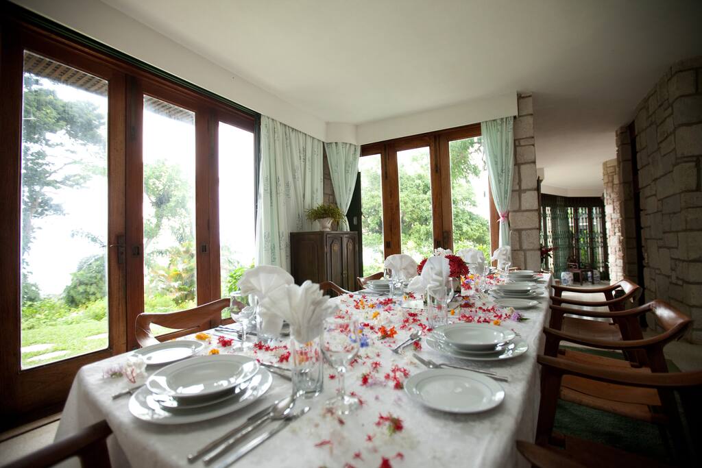 Delicious dining on chef's Jamaican specialities