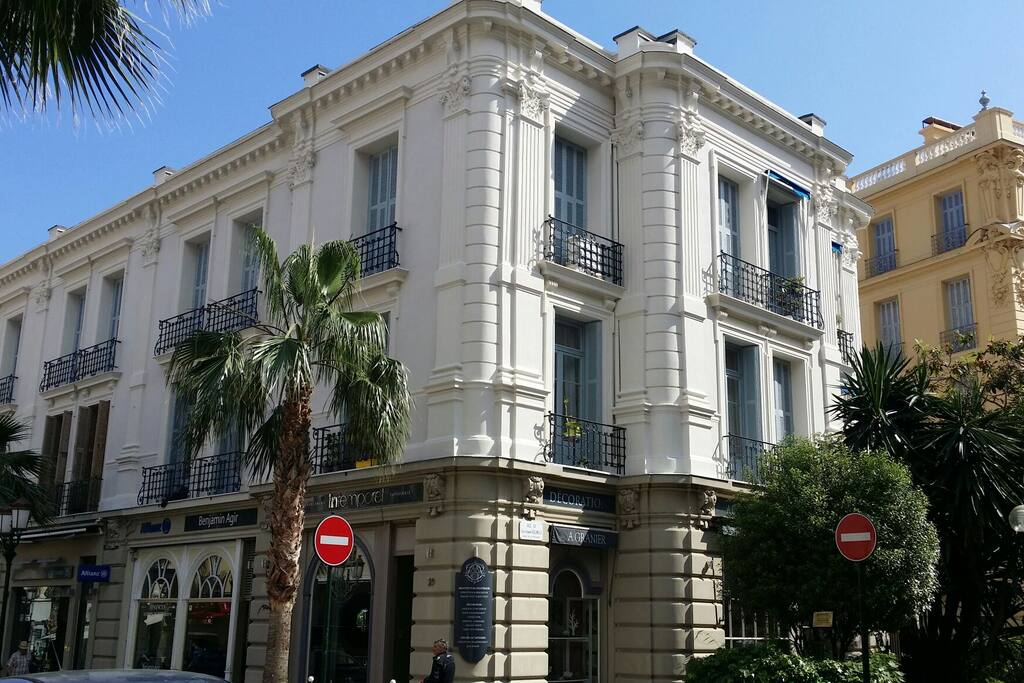 bristol 2 , le studio se trouve au calme derriere