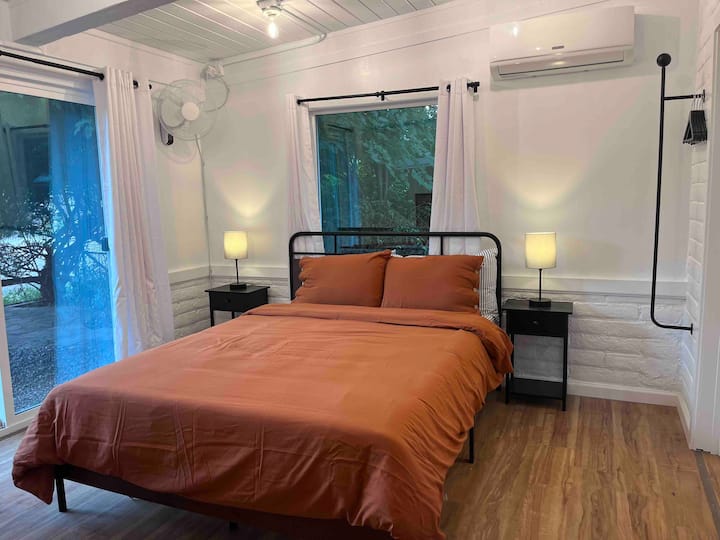 The Gravel House Hotel Suite 1 Houses for Rent in Patagonia