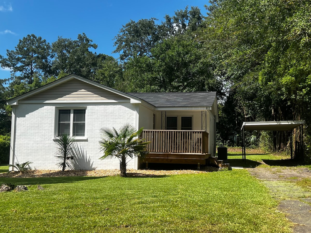 Downtown Thomasville Revival Bungalow Houses for Rent in Thomasville