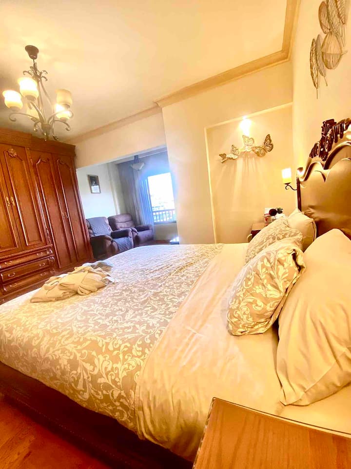 ห้องนอนใหญ่ 