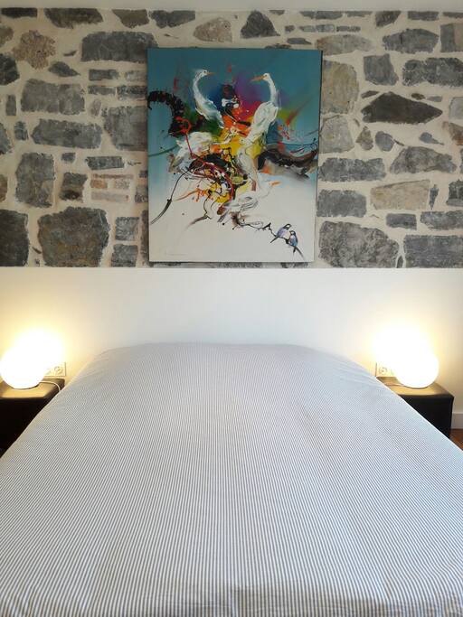 Pièce principale avec lit neuf (avril 2016) 160x200 matelas ferme