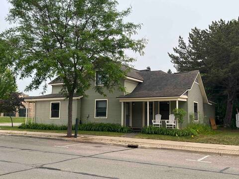 The Corner House- Downtown Dream