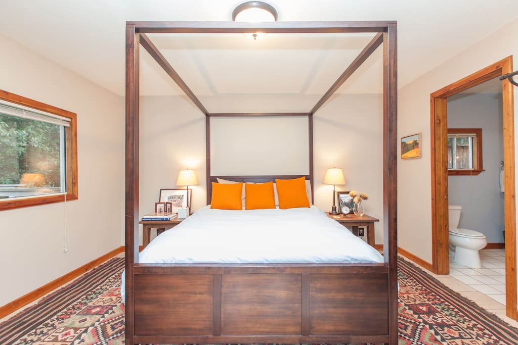 Quiet Creekside Napa Guest Cottage Houses for Rent in Napa