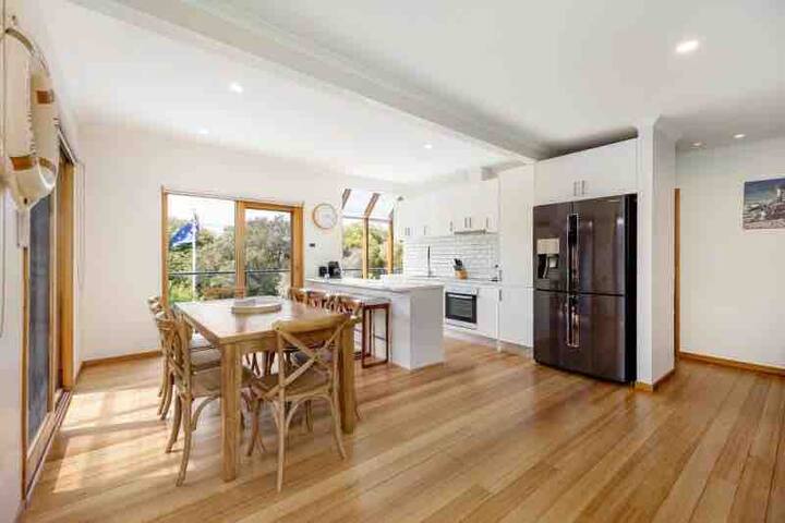 Blairgowrie Holiday House. Pool,Heated SpaTennis . gallery image 5