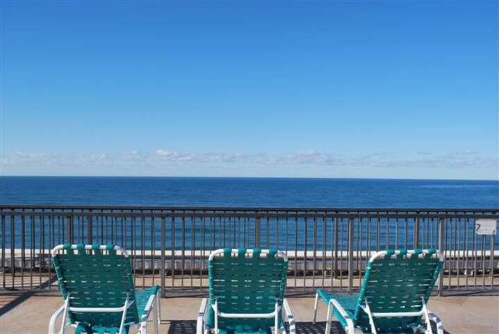 Oceanfront 2BR Condo Unmatched Views & Pool! -708 gallery image 5