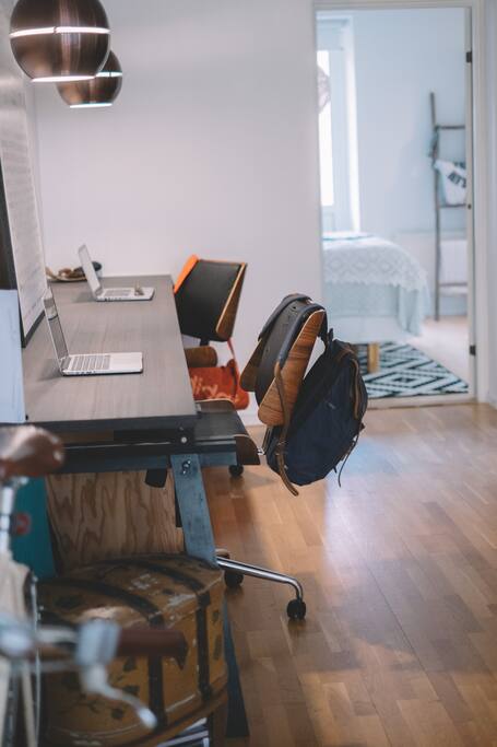 Work station