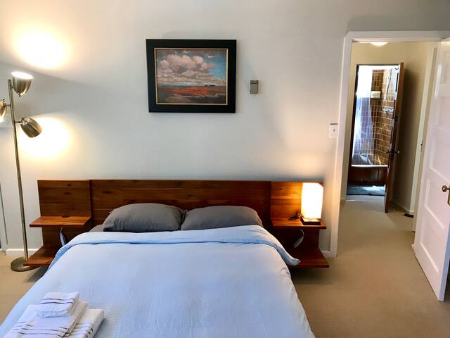 Mid-century in downtown Palo Alto