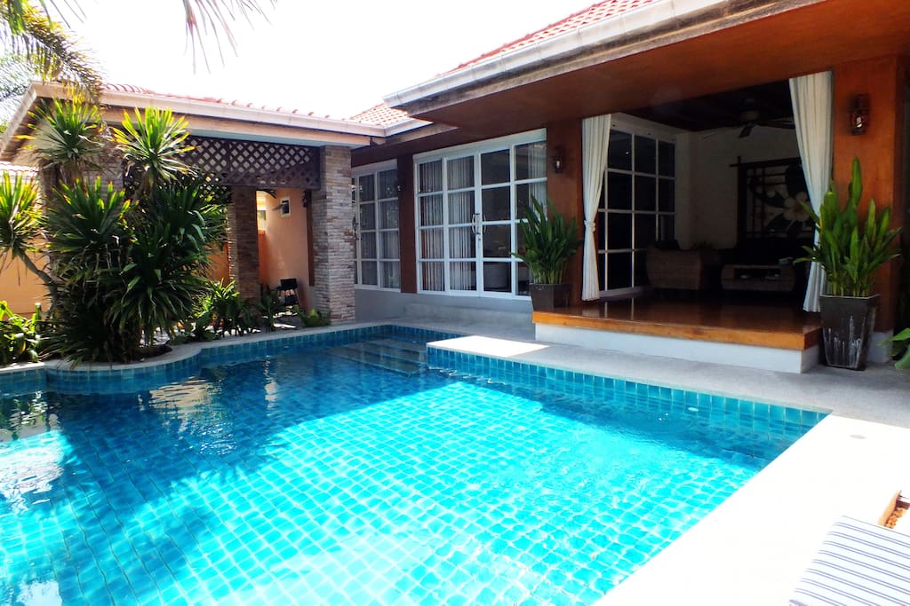 Private Pool with Outside Seating Area Sofa & Chairs