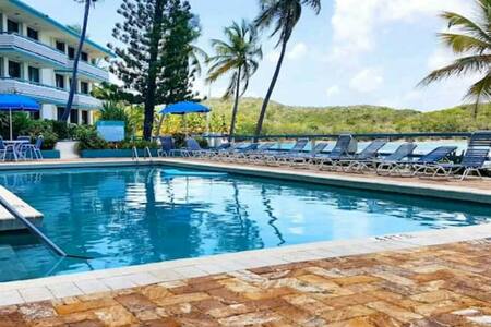 Bolongo Bay Right on the water