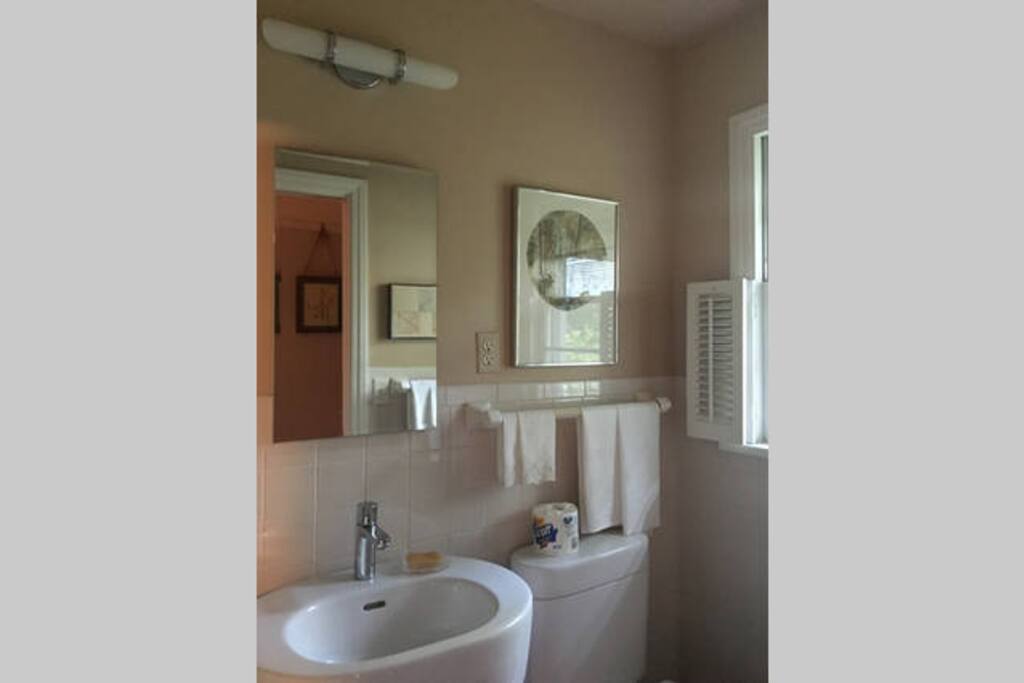 En Suite Bath for the Corner Room.