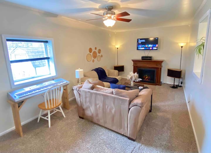 Cozy Lancaster Bungalow - Lancaster, PA