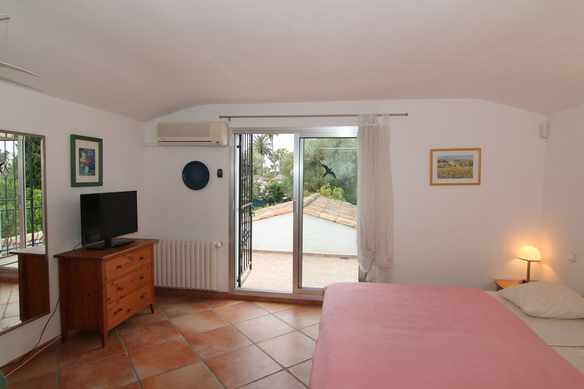 Спалня 1 - Изглед 1