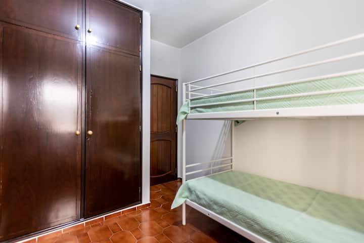 Quarto 2 (Chumba cha 2)