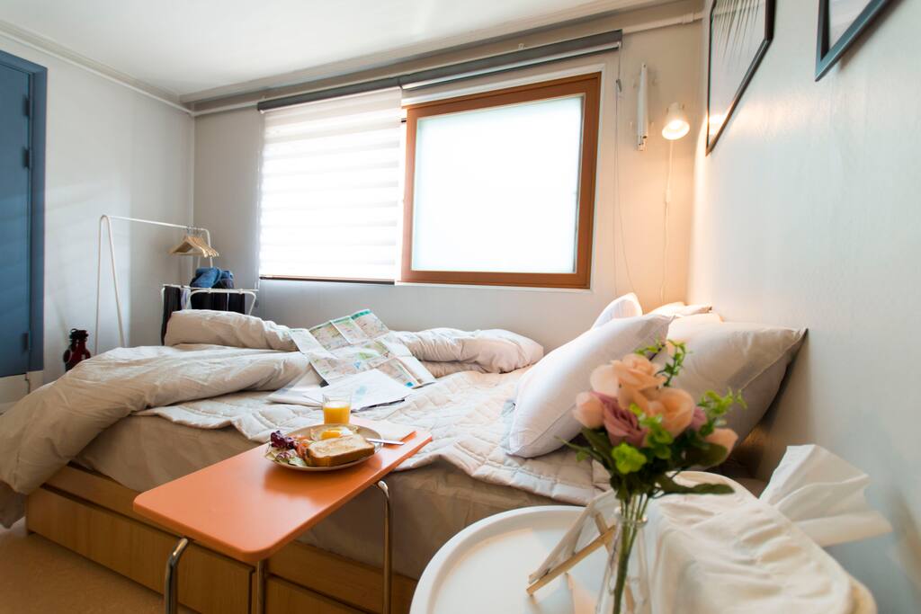 Warm and cozy Nate house