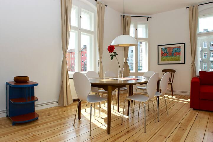 97m² apartment on Prenzlauer Allee gallery image 3