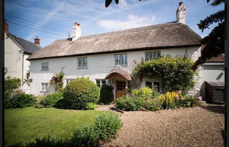 Sleeps 6 Luxury Modern Country Cottage In Devon Cottages For