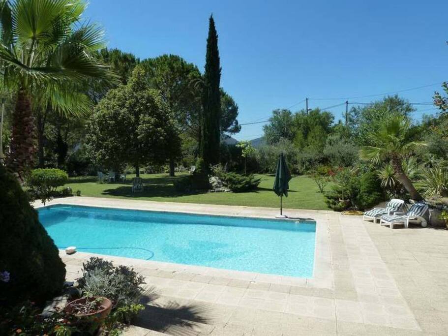 large piscine 12m X 6m