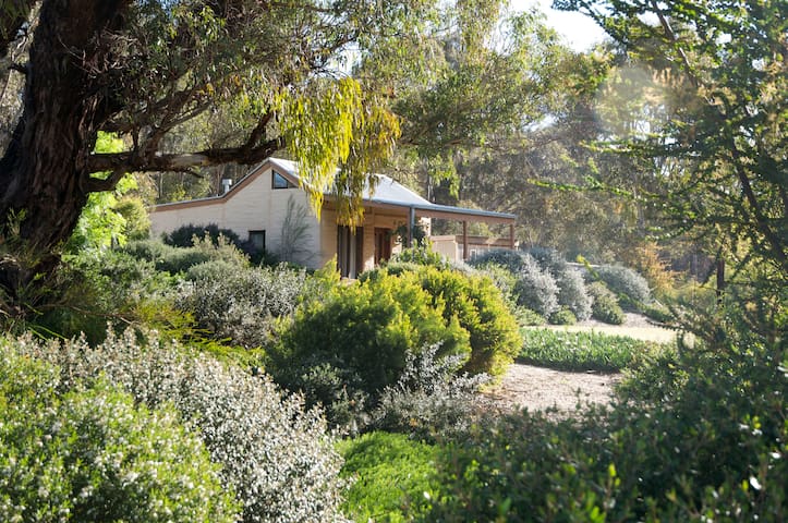 Muckleford Forest Cottage