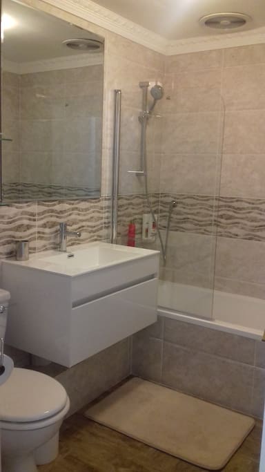 Newly renovated bathroom just for you