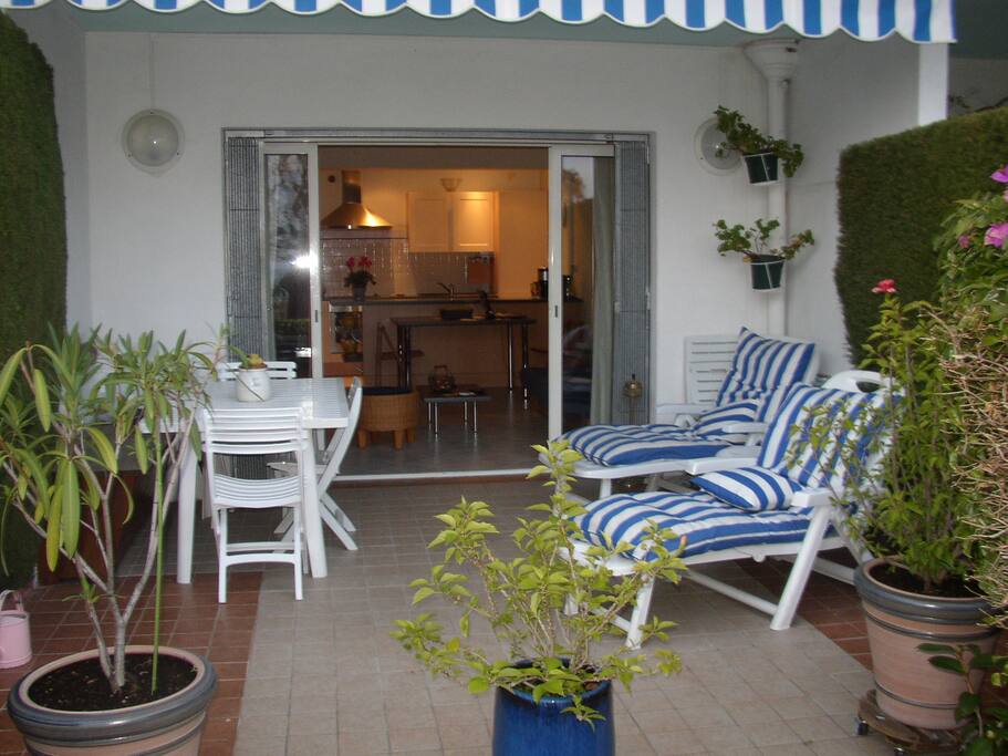 belle terrasse face à la plage
