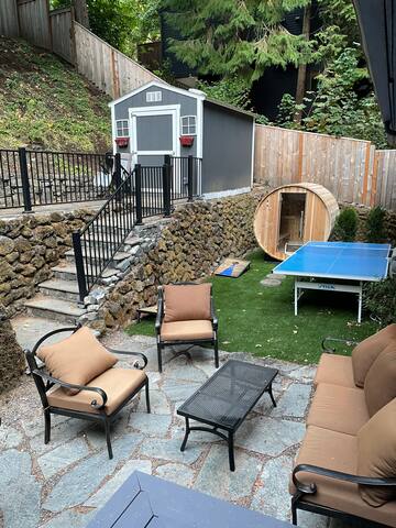 Best Location! Private Jacuzzi & Sauna! gallery image 3