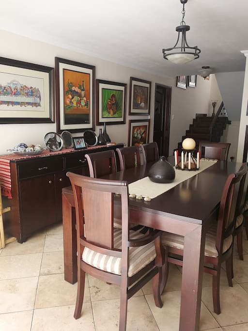 DINING ROOM-COMEDOR