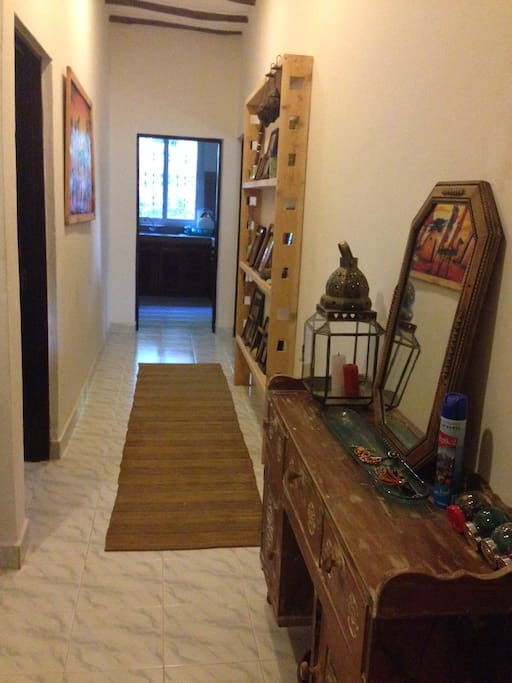 Passageway connecting rooms