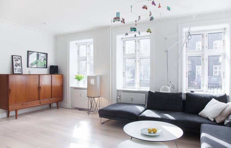 Charming central townhouse gallery image 4