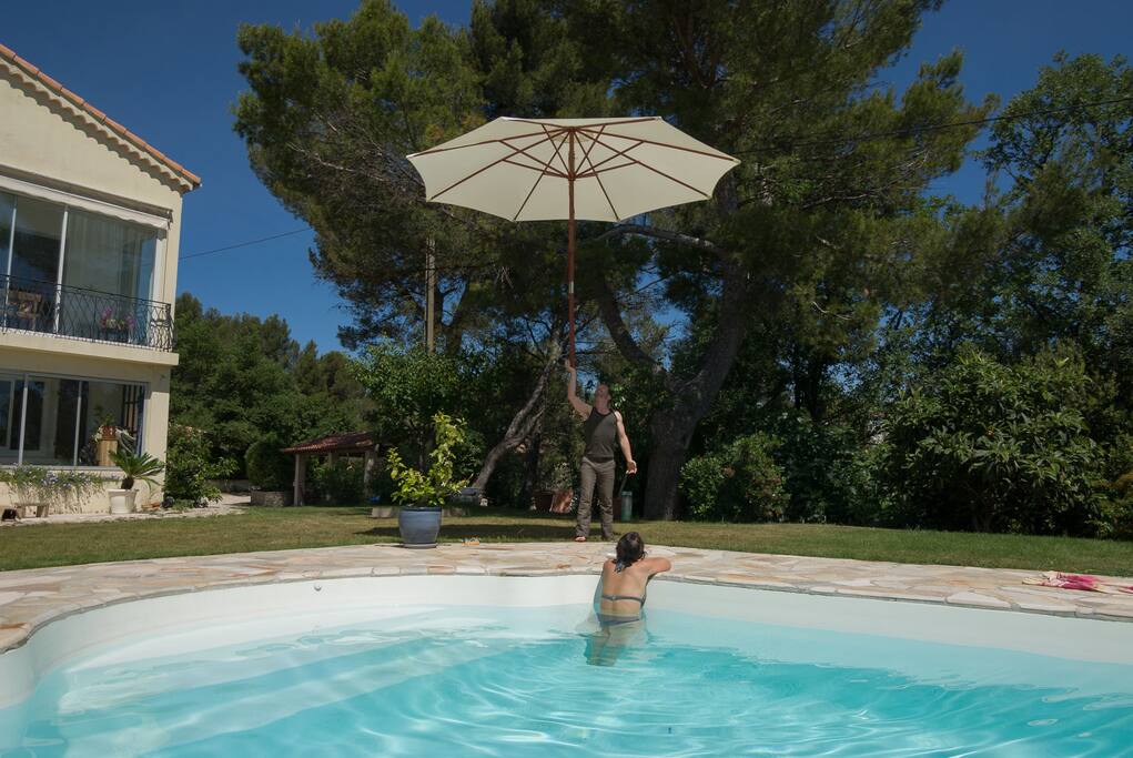 Une piscine privée 7,7 x 3,7 et 1,45m de profondeur