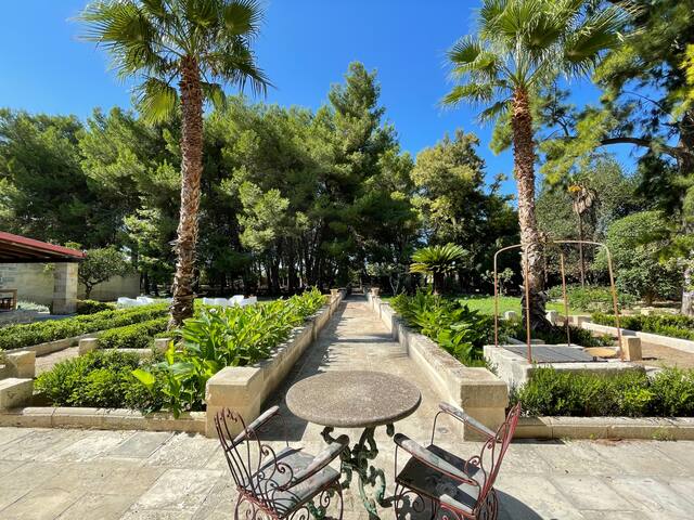 Palazzo de Carlo parco dei 7 pozzi Intero alloggio gallery image 2