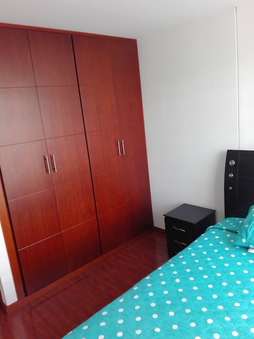 Closet alcoba visitante
