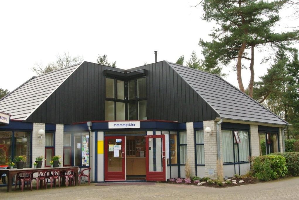 Boven de receptie ligt de gezinssuite