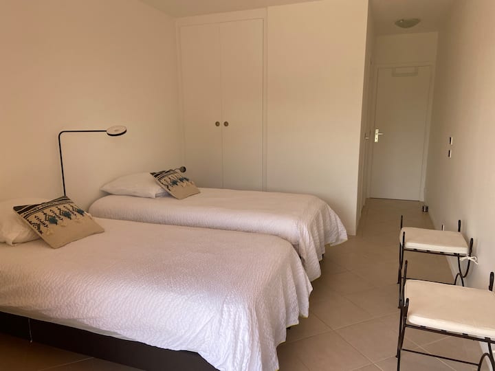 غرفة النوم 2