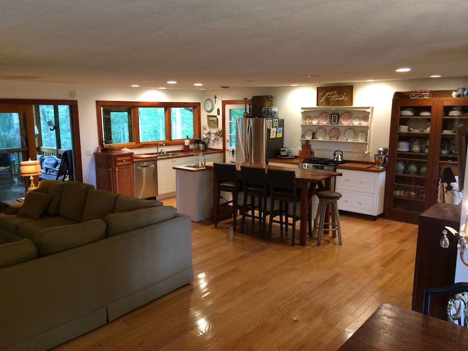 Fully equipped kitchen with gas range