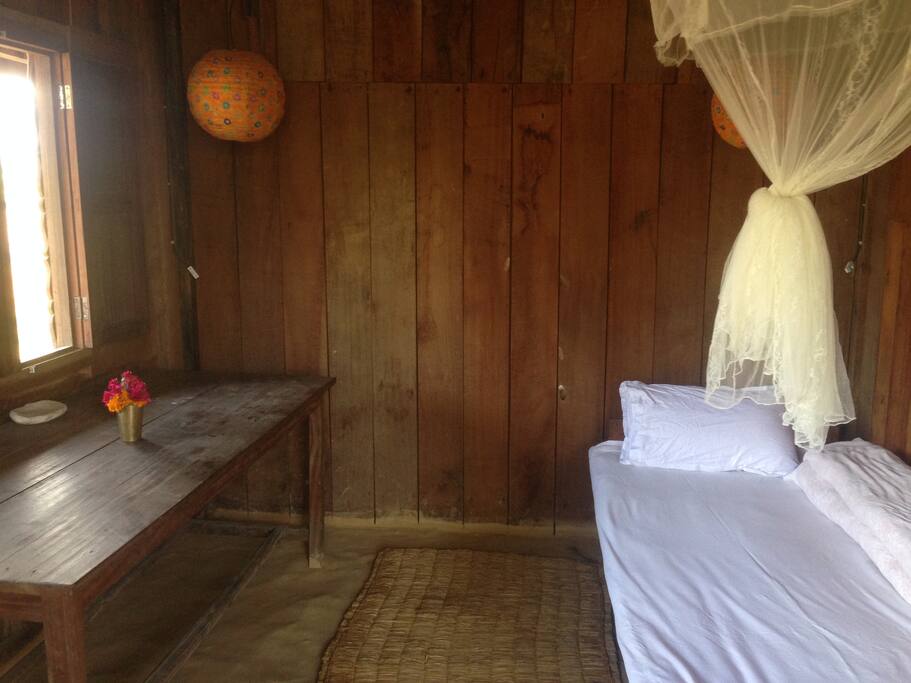 Room 5 single bed