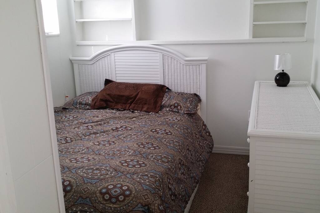 queen bed