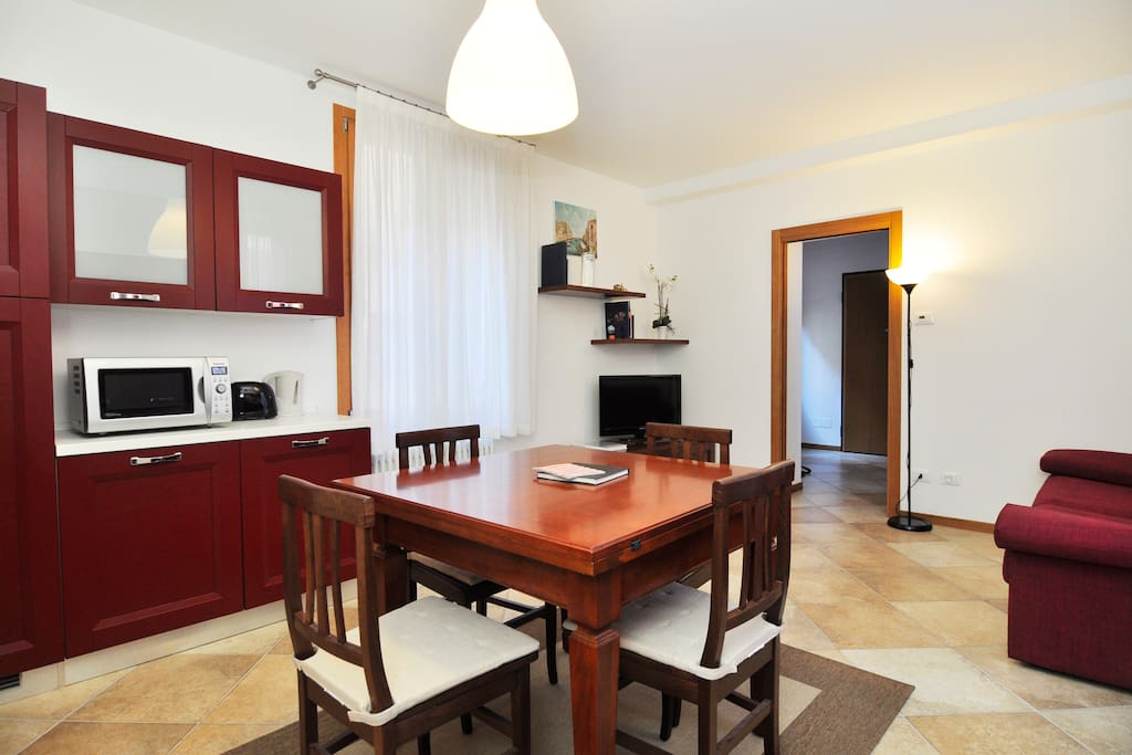 kitchen table + entrance door