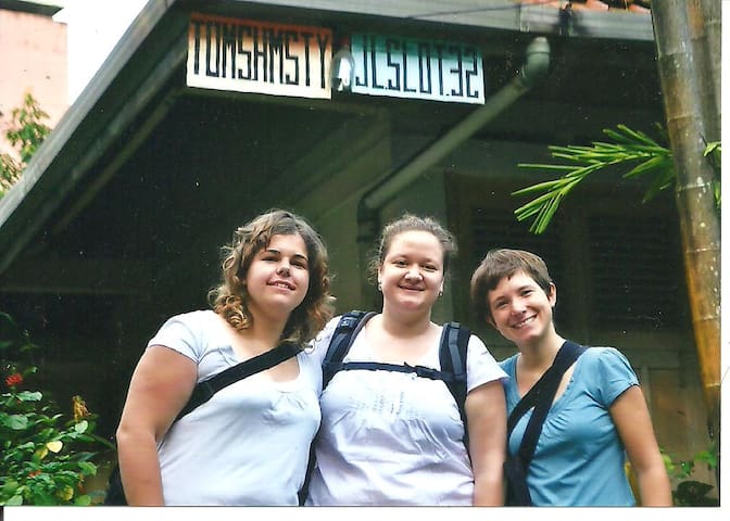 toms.homestay-garden in thehouse jungle inthe city