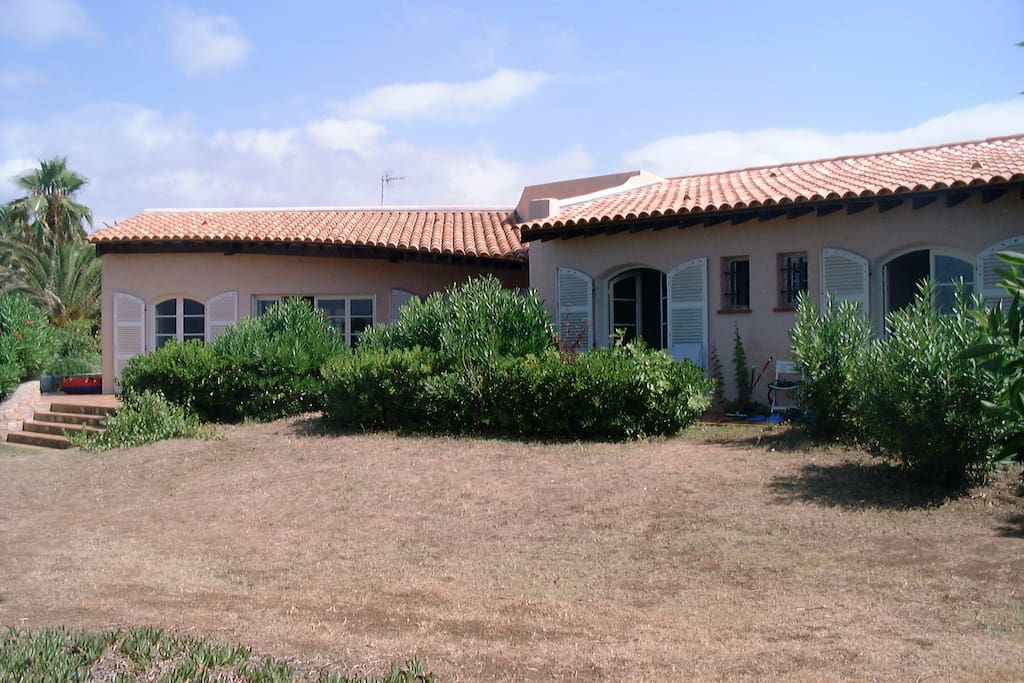 Chambres et séjour donnant sur la mer